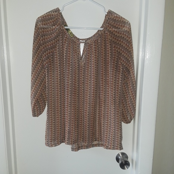 Flowy & sheer Bohemian patterned top - Picture 3 of 4